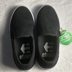 Etnies Black Canvas Slip-Ons